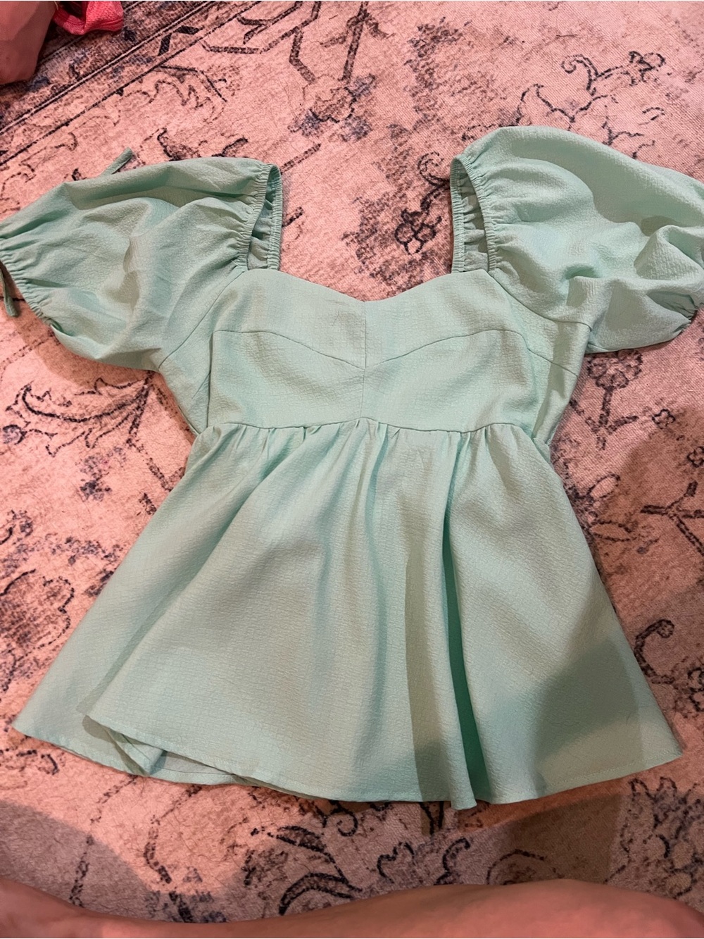 DAVI & DANI Mint Puff-Sleeve Peplum Top